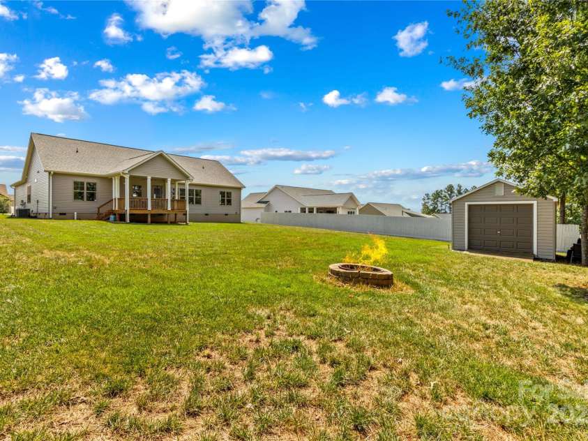 155 Greythorn Drive, Statesville, NC 28625.  MLS# CAR4282537, YatesRealty ID 31225. 