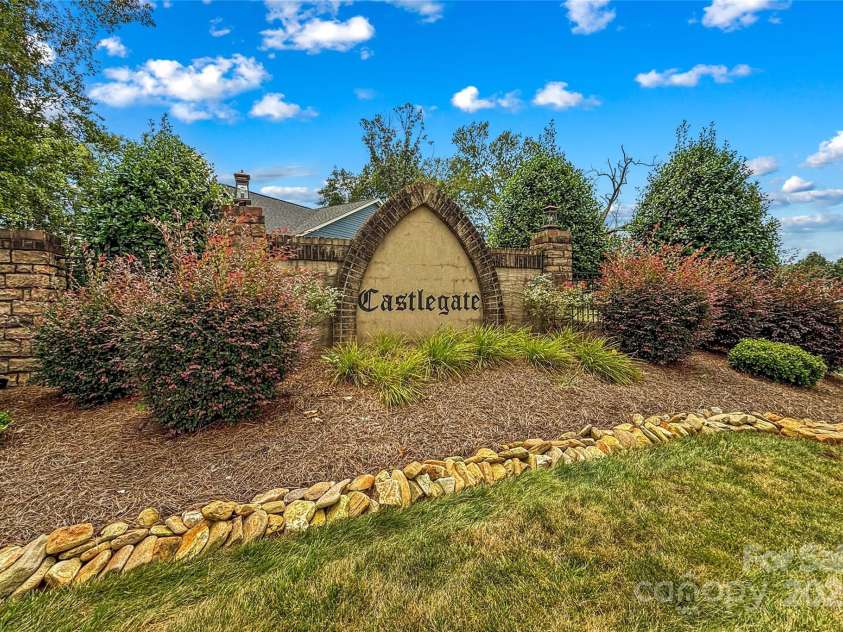 155 Greythorn Drive, Statesville, NC 28625.  MLS# CAR4282537, YatesRealty ID 31225. 