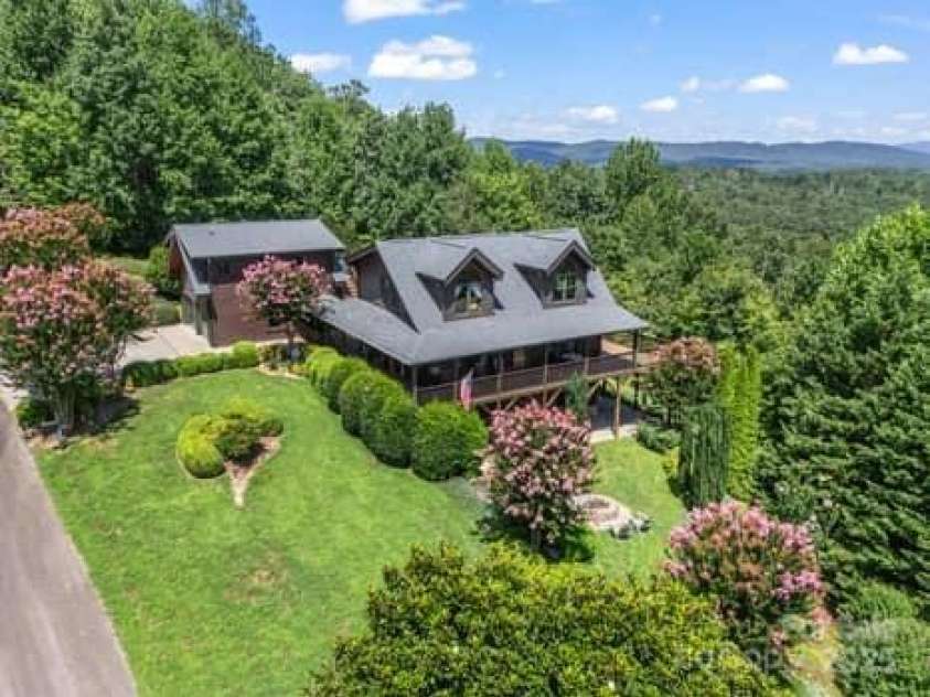 202 Panorama Drive, Nebo, NC 28761.  MLS# CAR4287111, YatesRealty ID 31226. 