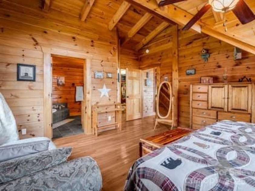 202 Panorama Drive, Nebo, NC 28761.  MLS# CAR4287111, YatesRealty ID 31226. 