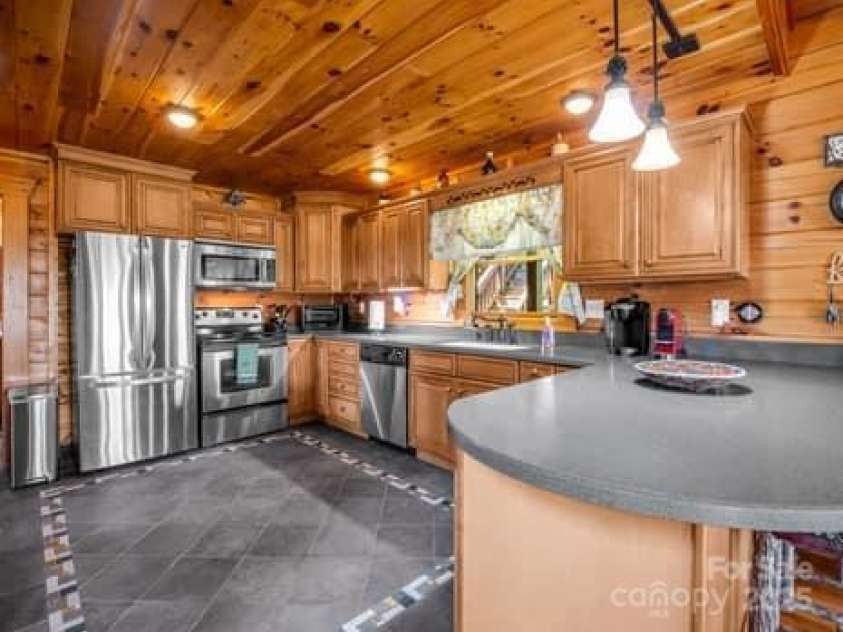 202 Panorama Drive, Nebo, NC 28761.  MLS# CAR4287111, YatesRealty ID 31226. 