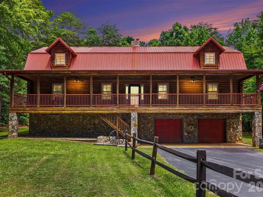 6328 Four Knights Lane, Clover, SC 29710.  MLS# CAR4394902, YatesRealty ID 31226. 
