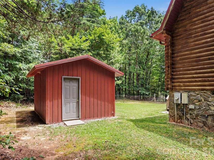 6328 Four Knights Lane, Clover, SC 29710.  MLS# CAR4394902, YatesRealty ID 31226. 
