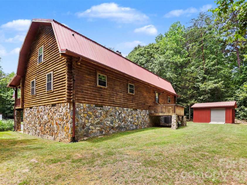 6328 Four Knights Lane, Clover, SC 29710.  MLS# CAR4394902, YatesRealty ID 31226. 