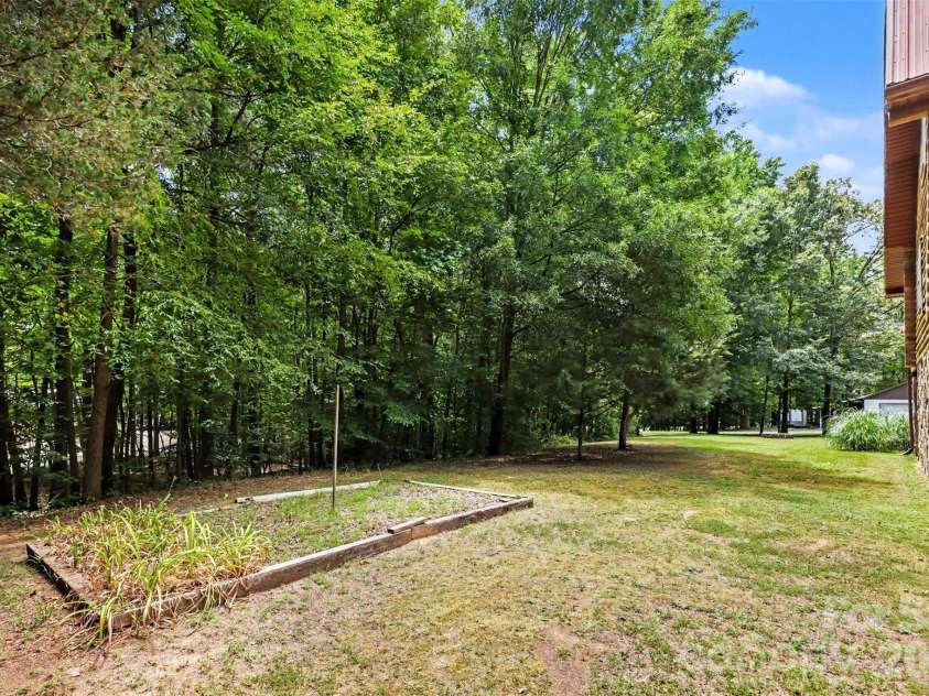 6328 Four Knights Lane, Clover, SC 29710.  MLS# CAR4394902, YatesRealty ID 31226. 