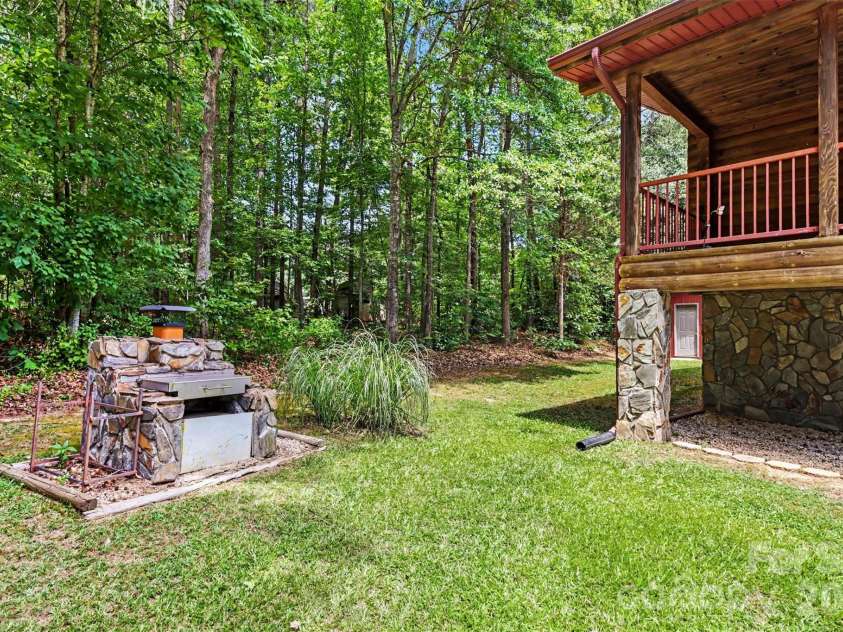 6328 Four Knights Lane, Clover, SC 29710.  MLS# CAR4394902, YatesRealty ID 31226. 