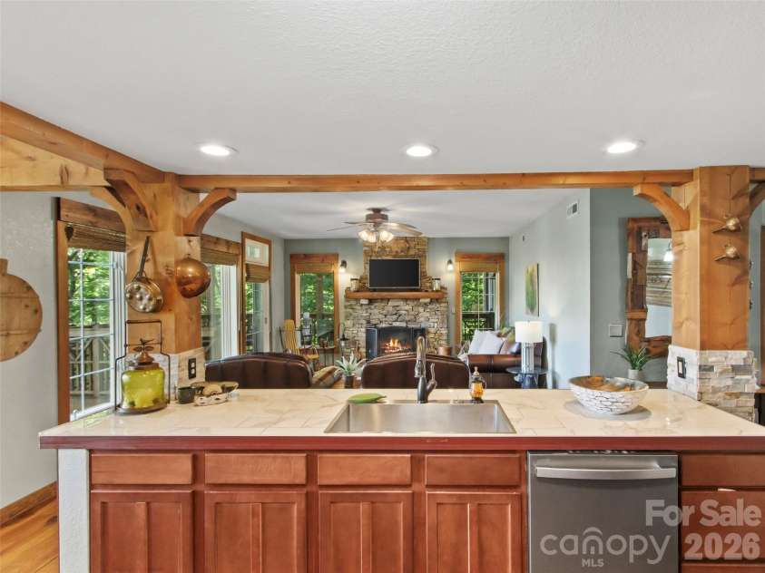 250 Creekside Way, Burnsville, NC 28714.  MLS# CAR4389372, YatesRealty ID 31227. 