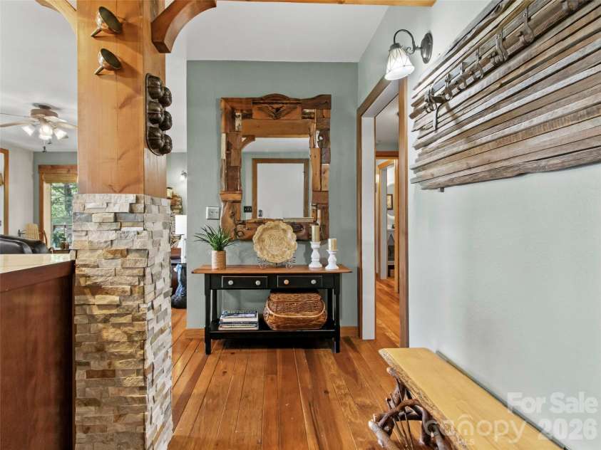 250 Creekside Way, Burnsville, NC 28714.  MLS# CAR4389372, YatesRealty ID 31227. 