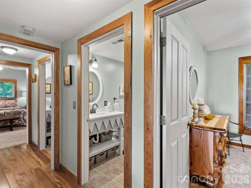 250 Creekside Way, Burnsville, NC 28714.  MLS# CAR4389372, YatesRealty ID 31227. 
