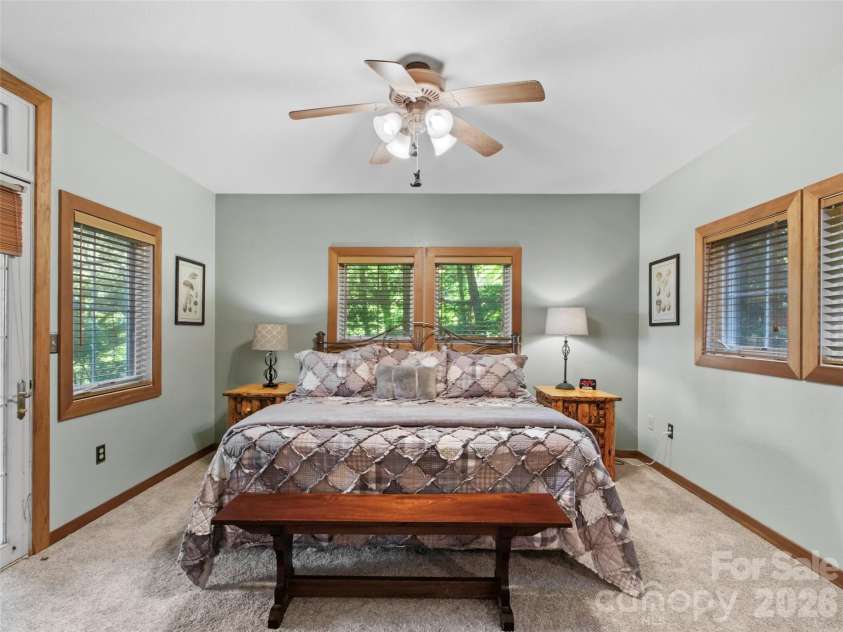 250 Creekside Way, Burnsville, NC 28714.  MLS# CAR4389372, YatesRealty ID 31227. 