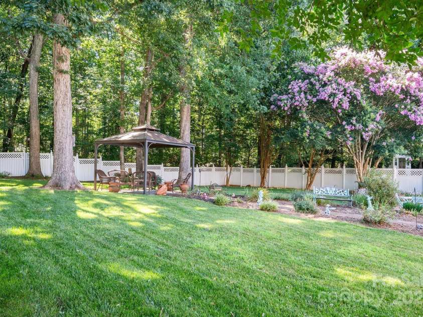 1948 Twin Ponds Drive, Hickory, NC 28602.  MLS# CAR4285877, YatesRealty ID 31228. Backyard 2