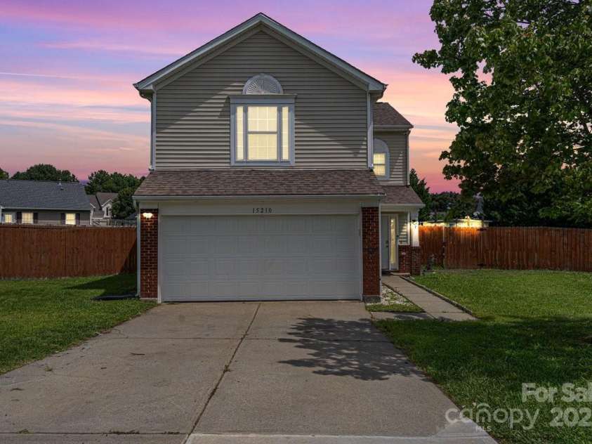 15210 Pangborn Place, Charlotte, NC 28278.  MLS# CAR4282175, YatesRealty ID 31230. 