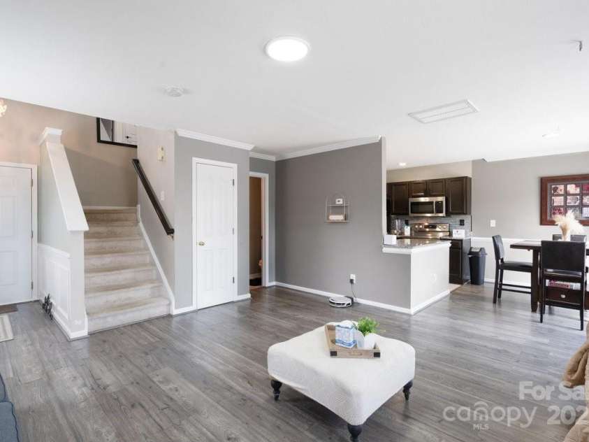 15210 Pangborn Place, Charlotte, NC 28278.  MLS# CAR4282175, YatesRealty ID 31230. 