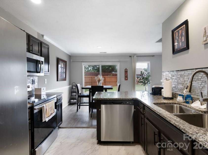 15210 Pangborn Place, Charlotte, NC 28278.  MLS# CAR4282175, YatesRealty ID 31230. 