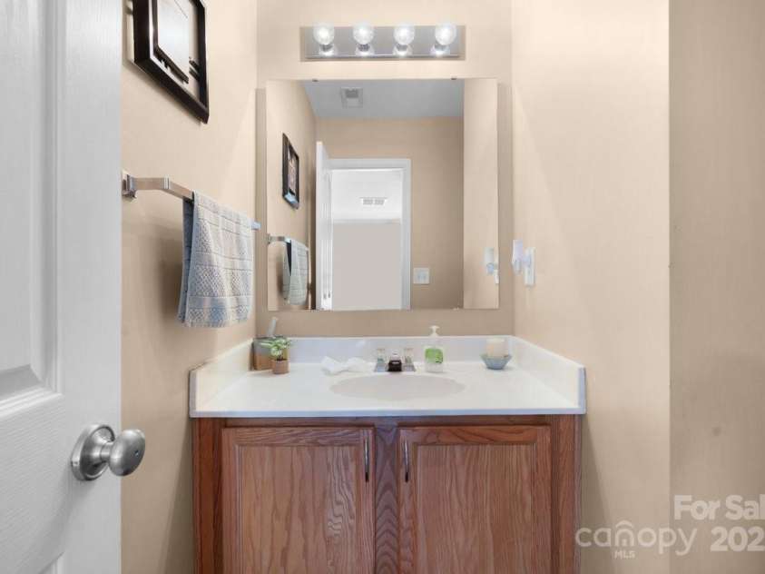 15210 Pangborn Place, Charlotte, NC 28278.  MLS# CAR4282175, YatesRealty ID 31230. 