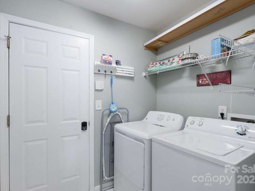 15210 Pangborn Place, Charlotte, NC 28278.  MLS# CAR4282175, YatesRealty ID 31230. 