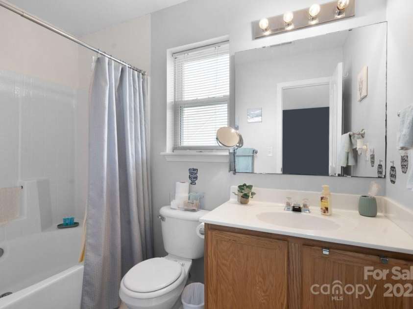 15210 Pangborn Place, Charlotte, NC 28278.  MLS# CAR4282175, YatesRealty ID 31230. 