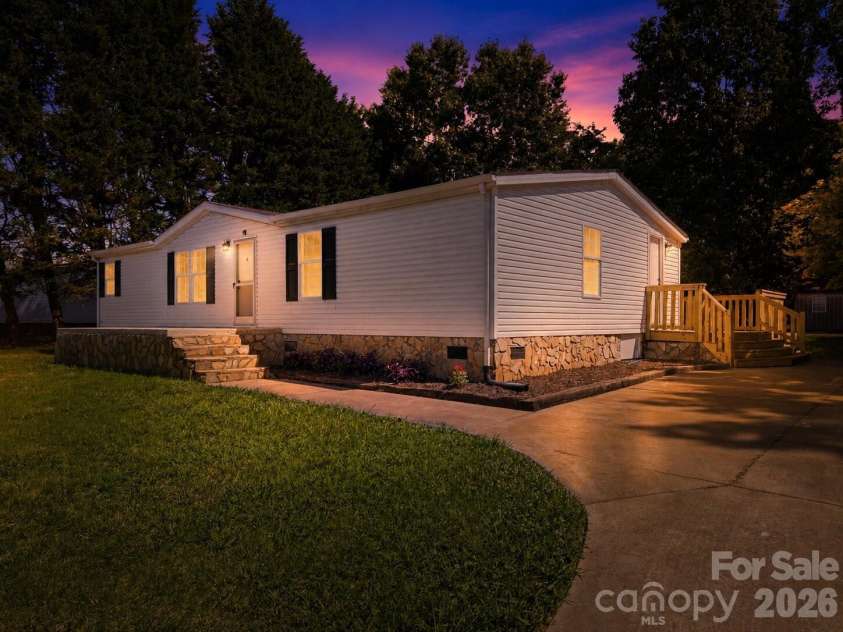 3940 Teaberry Lane, Newton, NC 28658.  MLS# CAR4394947, YatesRealty ID 31230. 