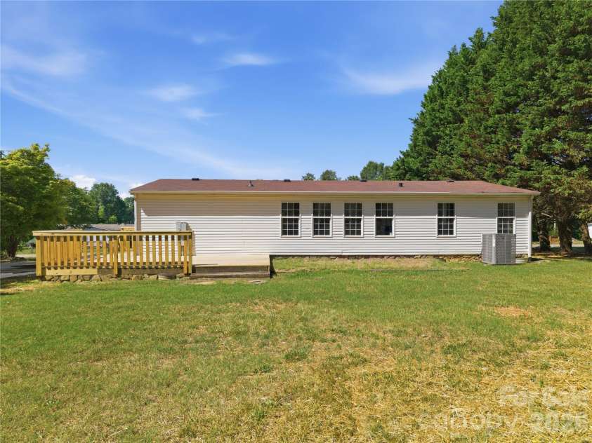 3940 Teaberry Lane, Newton, NC 28658.  MLS# CAR4394947, YatesRealty ID 31230. 
