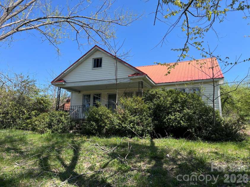 1756 Bearwallow Road, Hendersonville, NC 28792.  MLS# CAR4393754, YatesRealty ID 31231. 