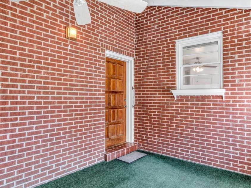 907 Blue Ridge Road, East Flat Rock, NC 28726.  MLS# CAR4394923, YatesRealty ID 31233. 