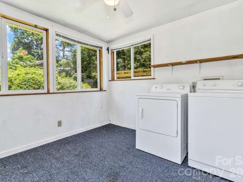 907 Blue Ridge Road, East Flat Rock, NC 28726.  MLS# CAR4394923, YatesRealty ID 31233. 