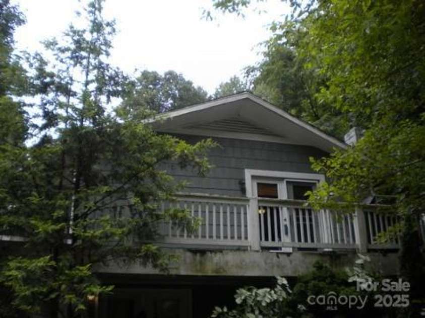 29 Toad Drive, Asheville, NC 28806.  MLS# CAR4289081, YatesRealty ID 31234. 