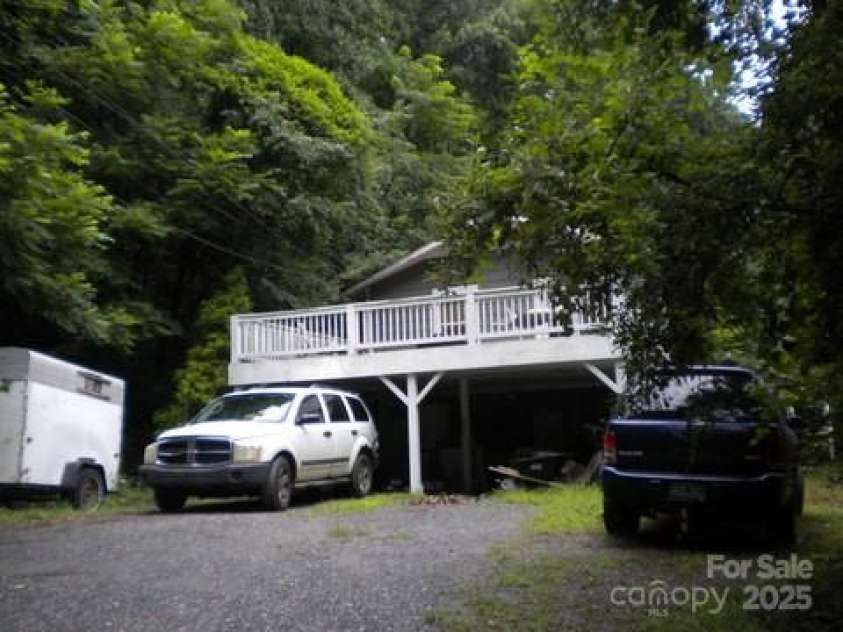 29 Toad Drive, Asheville, NC 28806.  MLS# CAR4289081, YatesRealty ID 31234. 