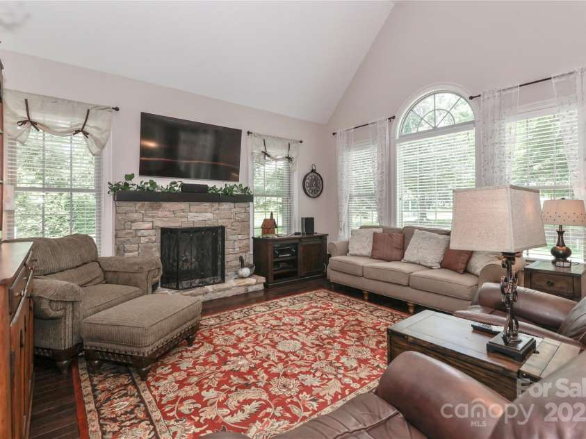 3229 Broadmoor Drive, Statesville, NC 28625.  MLS# CAR4274215, YatesRealty ID 31235. 