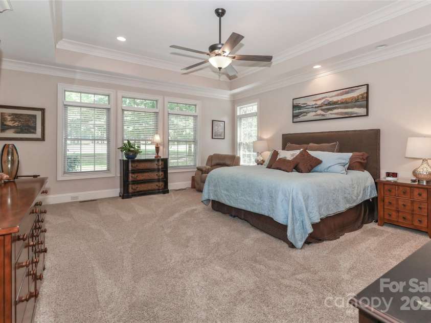 3229 Broadmoor Drive, Statesville, NC 28625.  MLS# CAR4274215, YatesRealty ID 31235. 