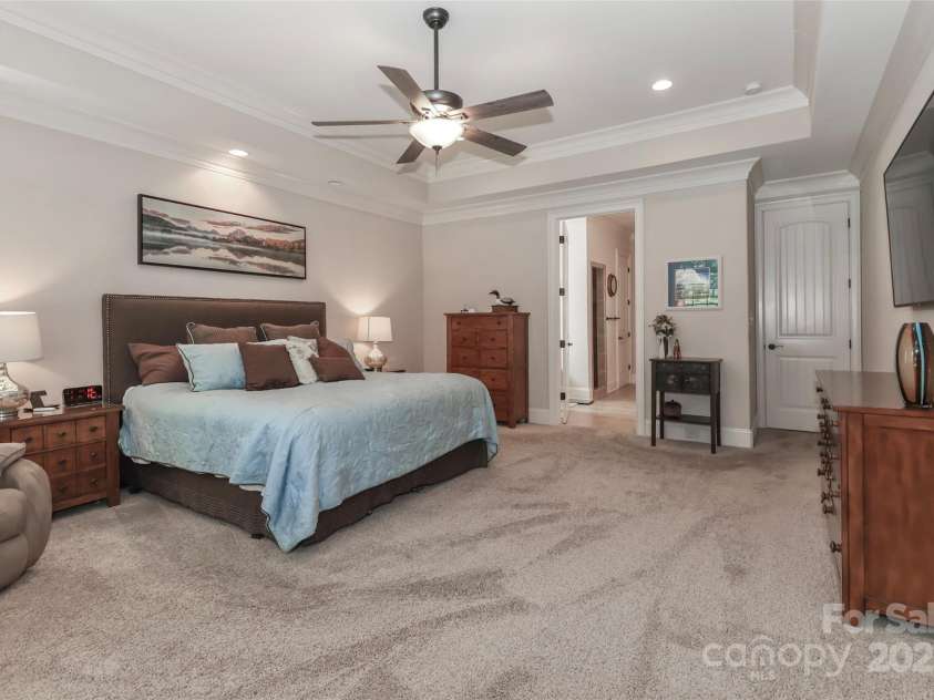 3229 Broadmoor Drive, Statesville, NC 28625.  MLS# CAR4274215, YatesRealty ID 31235. 