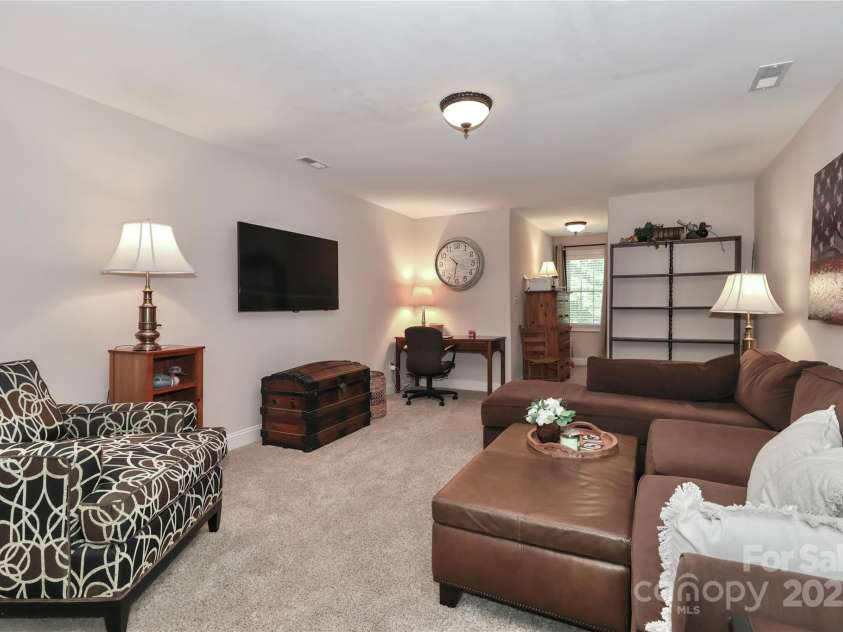 3229 Broadmoor Drive, Statesville, NC 28625.  MLS# CAR4274215, YatesRealty ID 31235. 