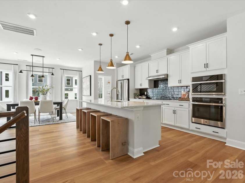7937 Cedarsmith Court, Charlotte, NC 28217.  MLS# CAR4395047, YatesRealty ID 31235. Light filled gourmet kitchen