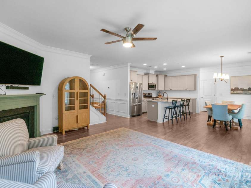 1016 Burton Point Court, Waxhaw, NC 28173.  MLS# CAR4281237, YatesRealty ID 31237. Great Room open to kitchen, breakfast room