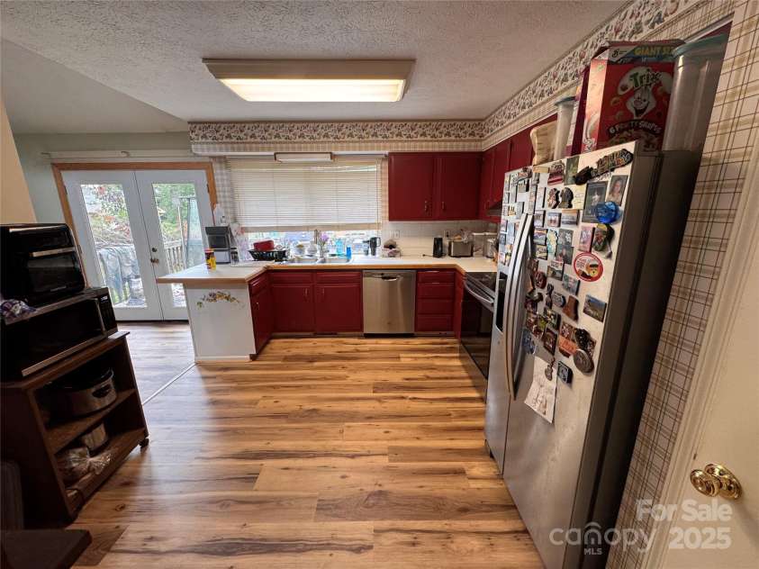 15 Golden Oaks Lane, Fletcher, NC 28732.  MLS# CAR4284420, YatesRealty ID 31238. 