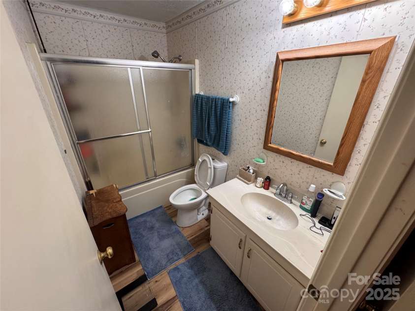 15 Golden Oaks Lane, Fletcher, NC 28732.  MLS# CAR4284420, YatesRealty ID 31238. 