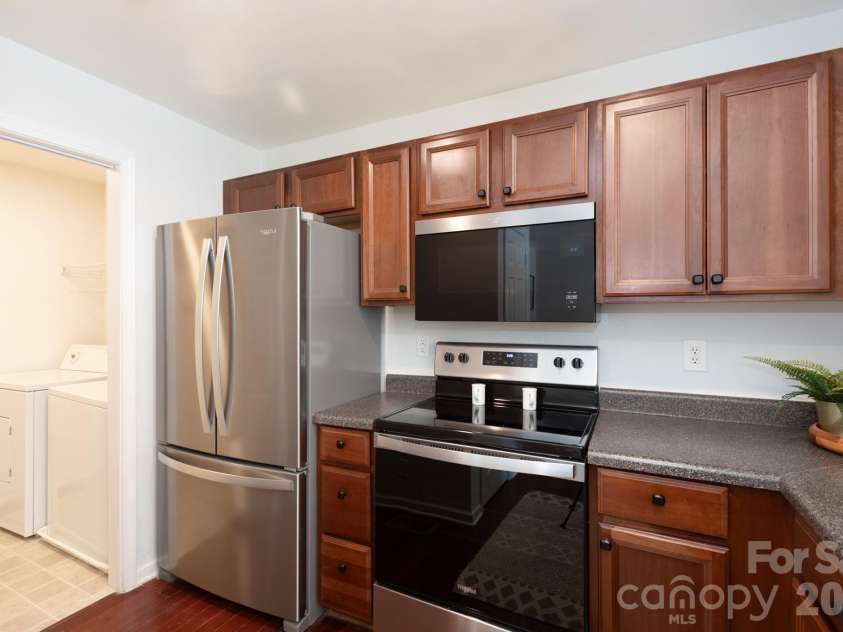 3959 Picasso Court, Charlotte, NC 28205.  MLS# CAR4301554, YatesRealty ID 3124. 
