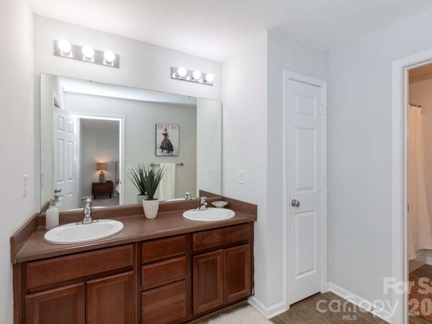 3959 Picasso Court, Charlotte, NC 28205.  MLS# CAR4301554, YatesRealty ID 3124. 