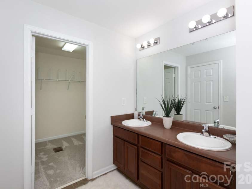 3959 Picasso Court, Charlotte, NC 28205.  MLS# CAR4301554, YatesRealty ID 3124. 