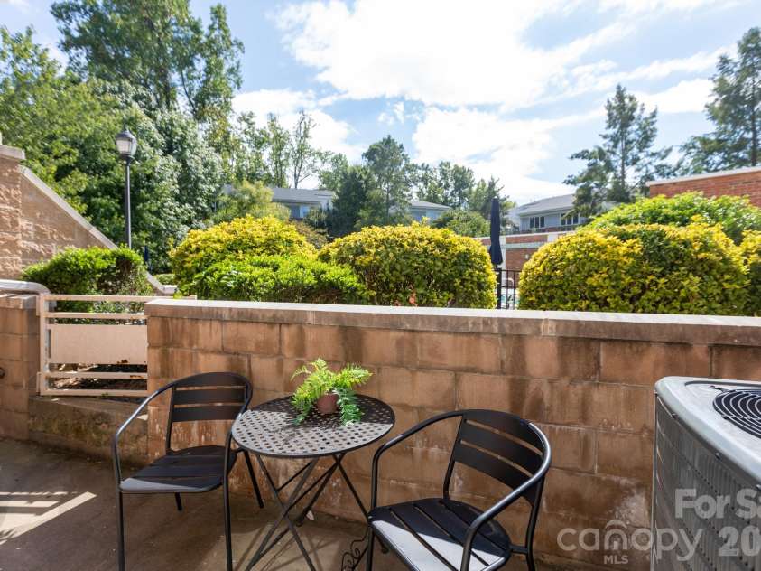 3959 Picasso Court, Charlotte, NC 28205.  MLS# CAR4301554, YatesRealty ID 3124. 