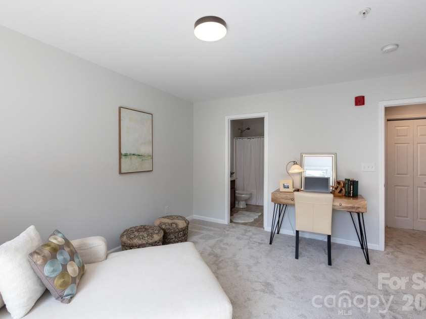3959 Picasso Court, Charlotte, NC 28205.  MLS# CAR4301554, YatesRealty ID 3124. 