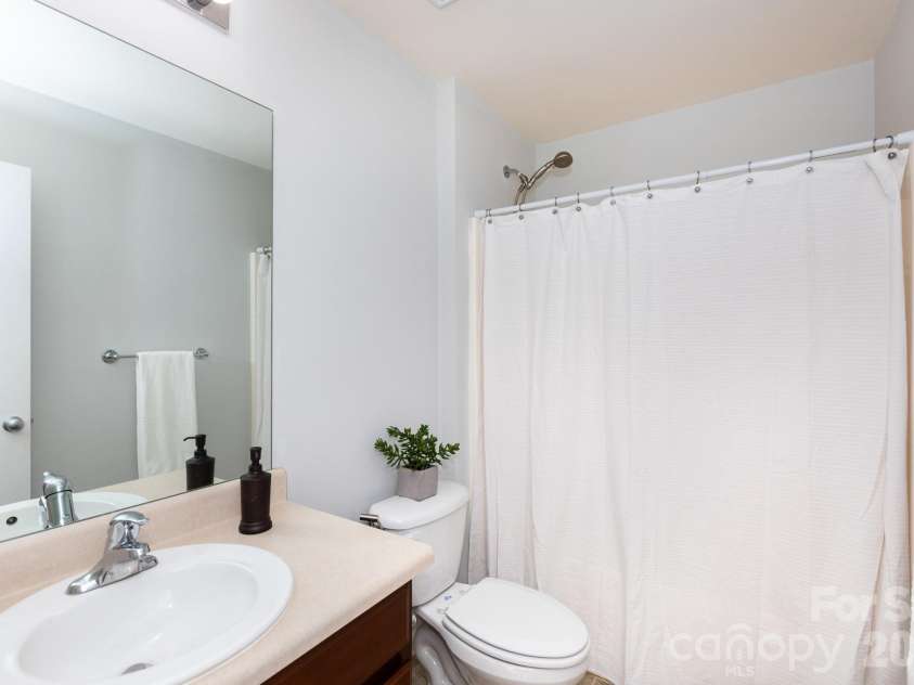 3959 Picasso Court, Charlotte, NC 28205.  MLS# CAR4301554, YatesRealty ID 3124. 