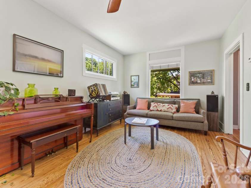 102 Courtland Avenue, Asheville, NC 28801.  MLS# CAR4390335, YatesRealty ID 31240. 