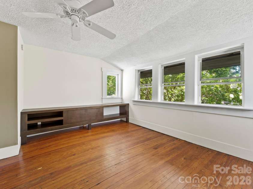 102 Courtland Avenue, Asheville, NC 28801.  MLS# CAR4390335, YatesRealty ID 31240. Bright Living Room
