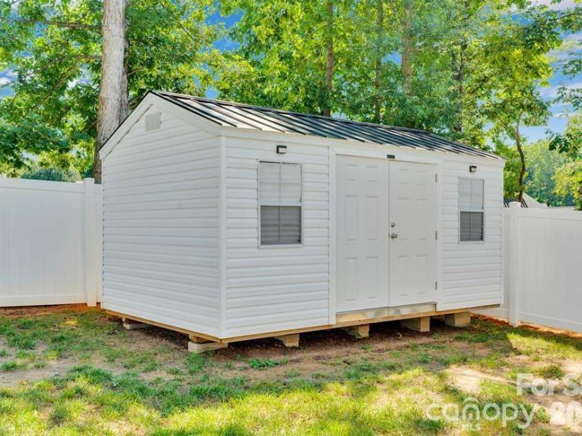 2754 Emperor Street, Claremont, NC 28610.  MLS# CAR4394924, YatesRealty ID 31242. 