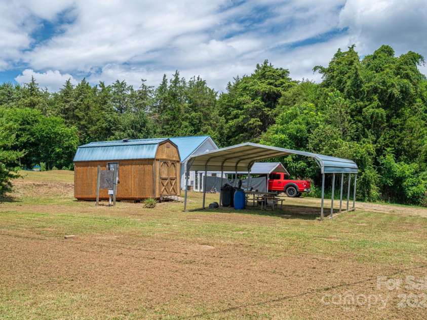 678 Clarks Creek Road, Lincolnton, NC 28092.  MLS# CAR4282349, YatesRealty ID 31242. 678 Clarks Creek Rd Beautiful Acreage