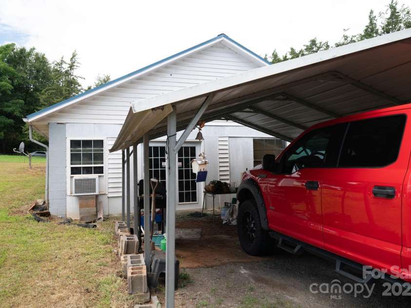 678 Clarks Creek Road, Lincolnton, NC 28092.  MLS# CAR4282349, YatesRealty ID 31242. 678 Clarks Creek Rd Entrance to Home/Parking
