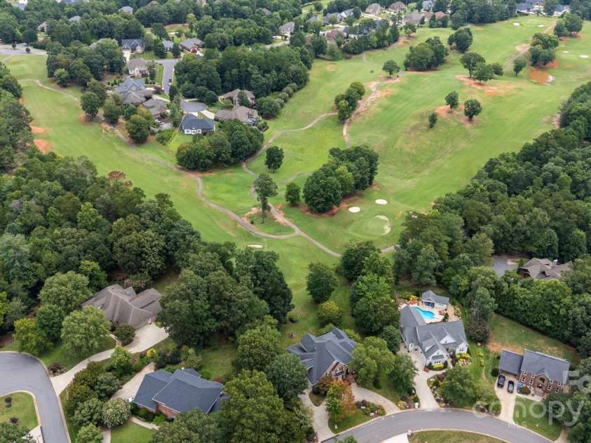 51 Players Ridge Road, Hickory, NC 28601.  MLS# CAR4281304, YatesRealty ID 31243. 