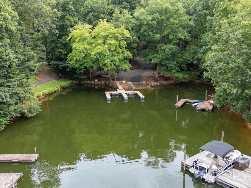 51 Players Ridge Road, Hickory, NC 28601.  MLS# CAR4281304, YatesRealty ID 31243. Private Community access