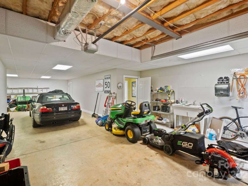 51 Players Ridge Road, Hickory, NC 28601.  MLS# CAR4281304, YatesRealty ID 31243. Tandem garage in bsmt